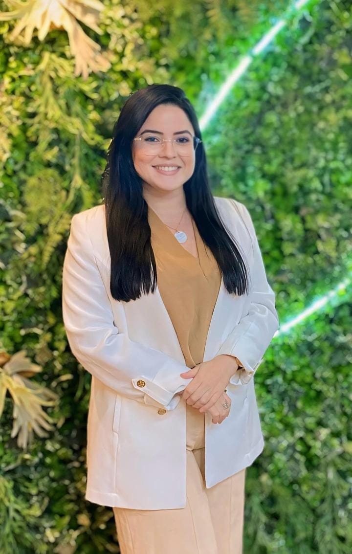 Dra. Daniele Thaís de Almeida Santos