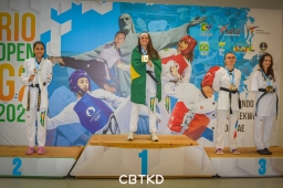 Atleta UNIESP, Silvana Fernandes conquista ouro no Rio Open de Parataekwondo